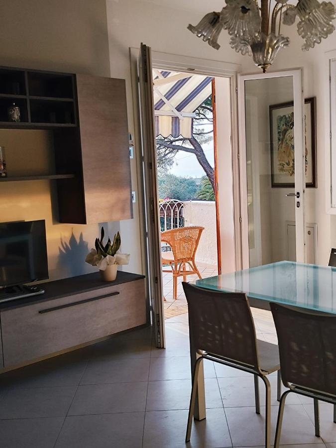 Elena Apartment - View Lake - Private Garage باردولينو المظهر الخارجي الصورة