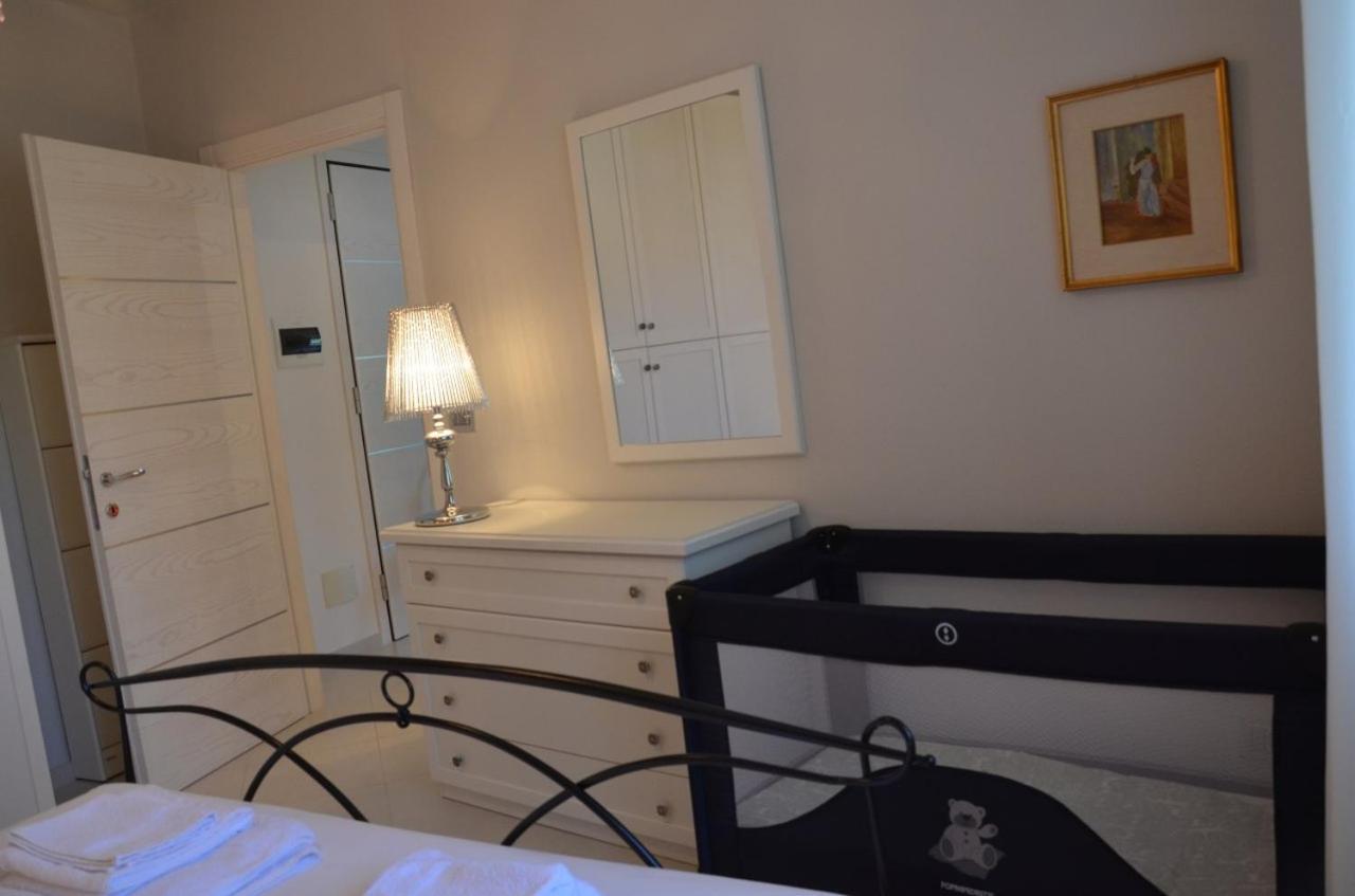 Elena Apartment - View Lake - Private Garage باردولينو المظهر الخارجي الصورة