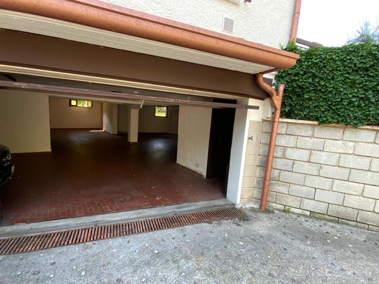 Elena Apartment - View Lake - Private Garage باردولينو المظهر الخارجي الصورة