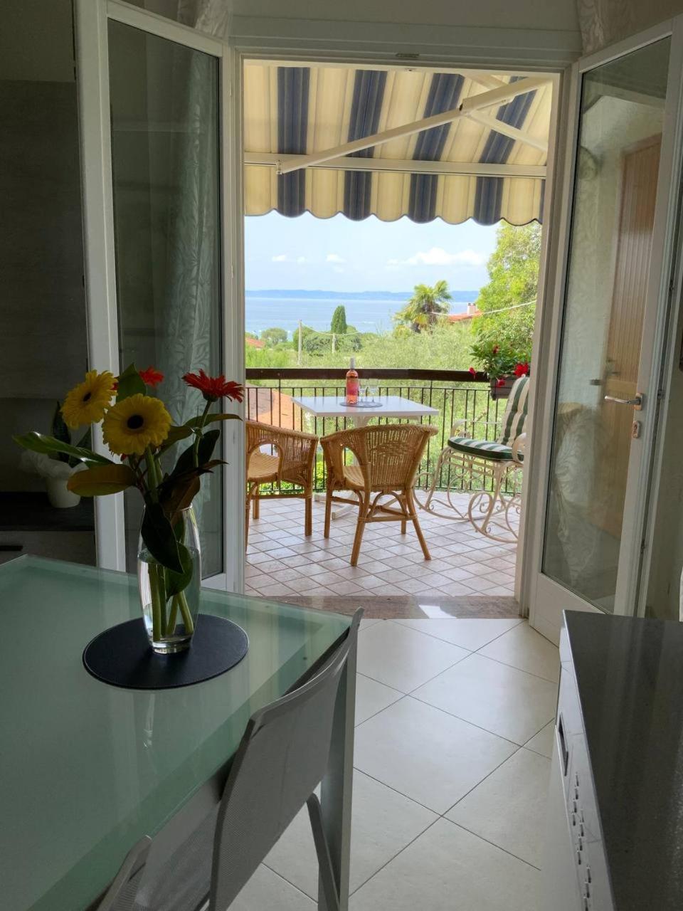 Elena Apartment - View Lake - Private Garage باردولينو المظهر الخارجي الصورة